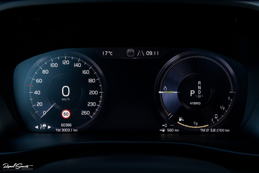 Volvo XC40 1.5 T5 Plug-in hybrid Plus Dark | Adaptieve cruise | Panorama dak | Harman Kardon | Memory |