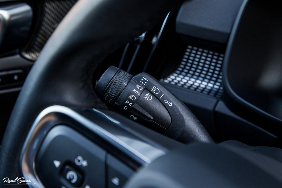 Volvo XC40 1.5 T5 Plug-in hybrid Plus Dark | Adaptieve cruise | Panorama dak | Harman Kardon | Memory |