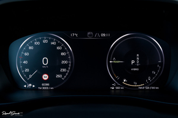 Volvo XC40 1.5 T5 Plug-in hybrid Plus Dark | Adaptieve cruise | Panorama dak | Harman Kardon | Memory |