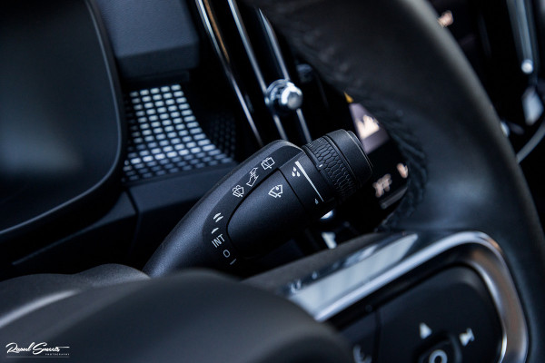 Volvo XC40 1.5 T5 Plug-in hybrid Plus Dark | Adaptieve cruise | Panorama dak | Harman Kardon | Memory |
