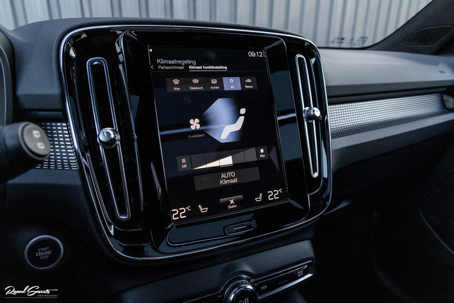 Volvo XC40 1.5 T5 Plug-in hybrid Plus Dark | Adaptieve cruise | Panorama dak | Harman Kardon | Memory |