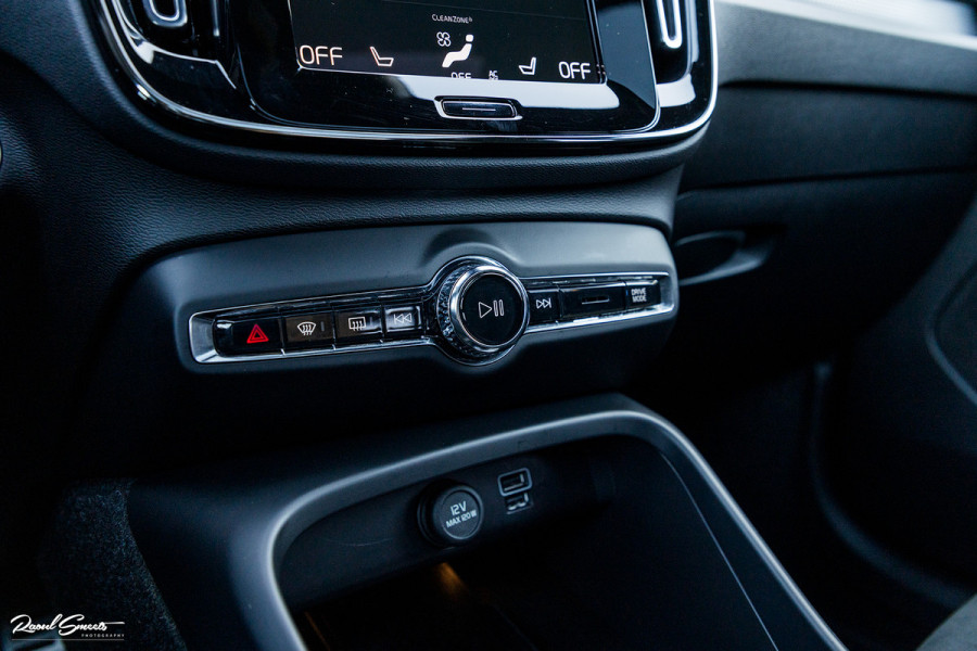 Volvo XC40 1.5 T5 Plug-in hybrid Plus Dark | Adaptieve cruise | Panorama dak | Harman Kardon | Memory |