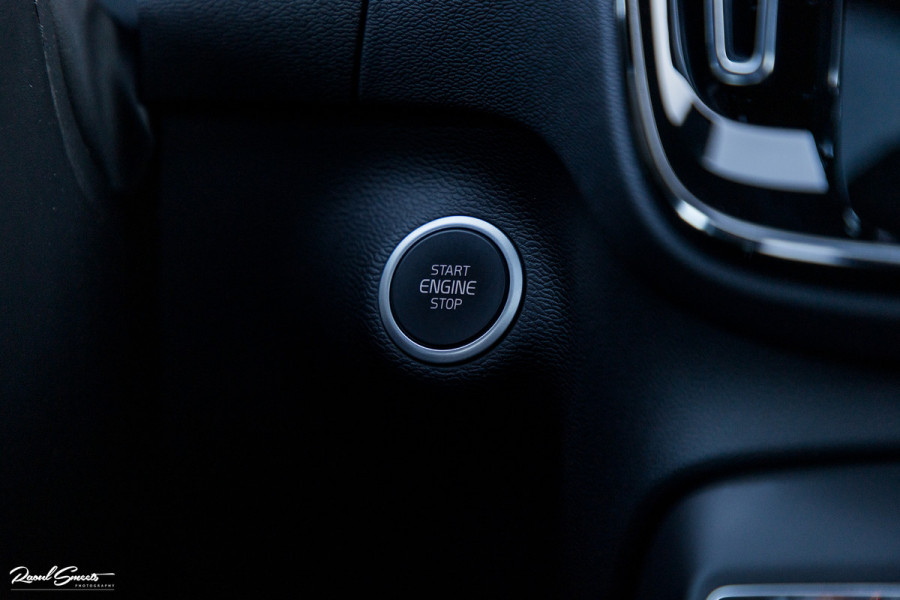 Volvo XC40 1.5 T5 Plug-in hybrid Plus Dark | Adaptieve cruise | Panorama dak | Harman Kardon | Memory |
