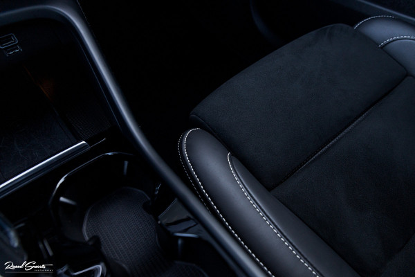 Volvo XC40 1.5 T5 Plug-in hybrid Plus Dark | Adaptieve cruise | Panorama dak | Harman Kardon | Memory |