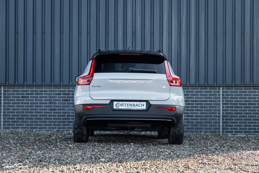 Volvo XC40 1.5 T5 Plug-in hybrid Plus Dark | Adaptieve cruise | Panorama dak | Harman Kardon | Memory |