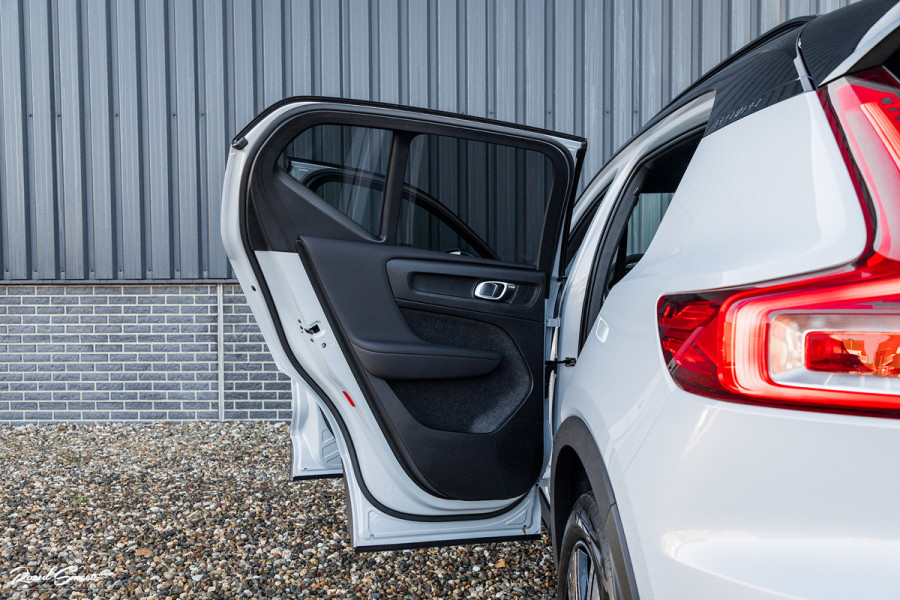 Volvo XC40 1.5 T5 Plug-in hybrid Plus Dark | Adaptieve cruise | Panorama dak | Harman Kardon | Memory |