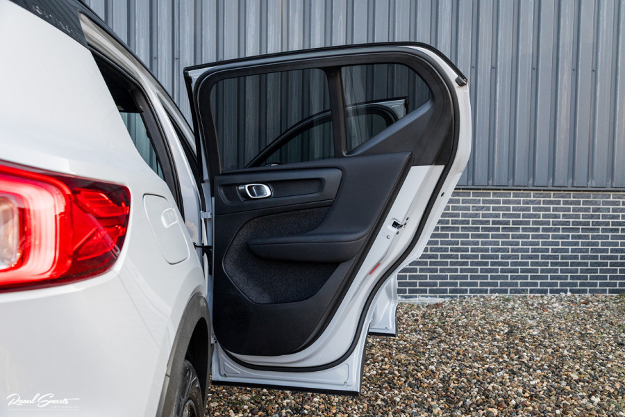 Volvo XC40 1.5 T5 Plug-in hybrid Plus Dark | Adaptieve cruise | Panorama dak | Harman Kardon | Memory |