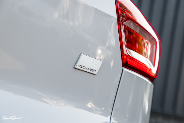 Volvo XC40 1.5 T5 Plug-in hybrid Plus Dark | Adaptieve cruise | Panorama dak | Harman Kardon | Memory |