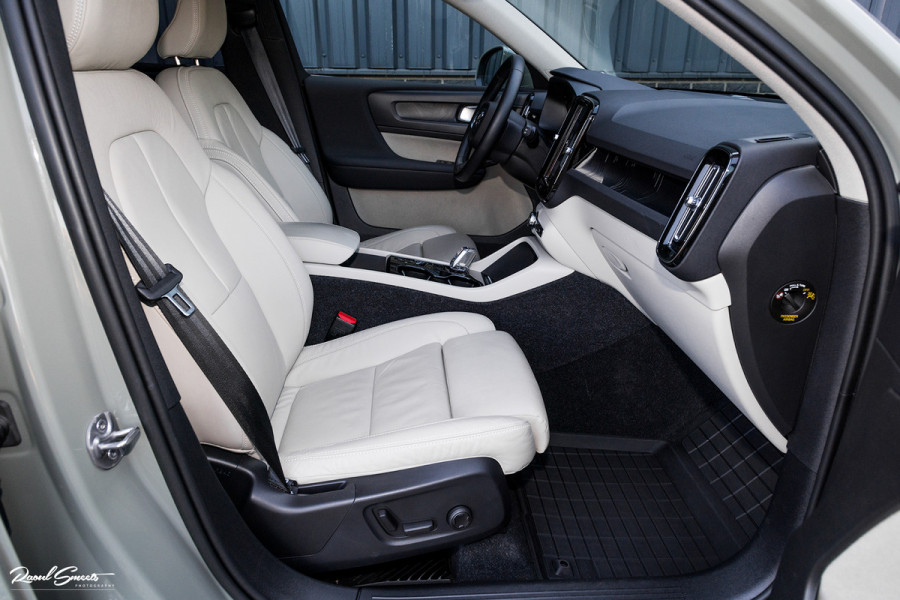 Volvo XC40 1.5 T4 Plug-in hybrid Plus Bright | Adaptieve cruise | Harman Kardon | Memory | Leder |