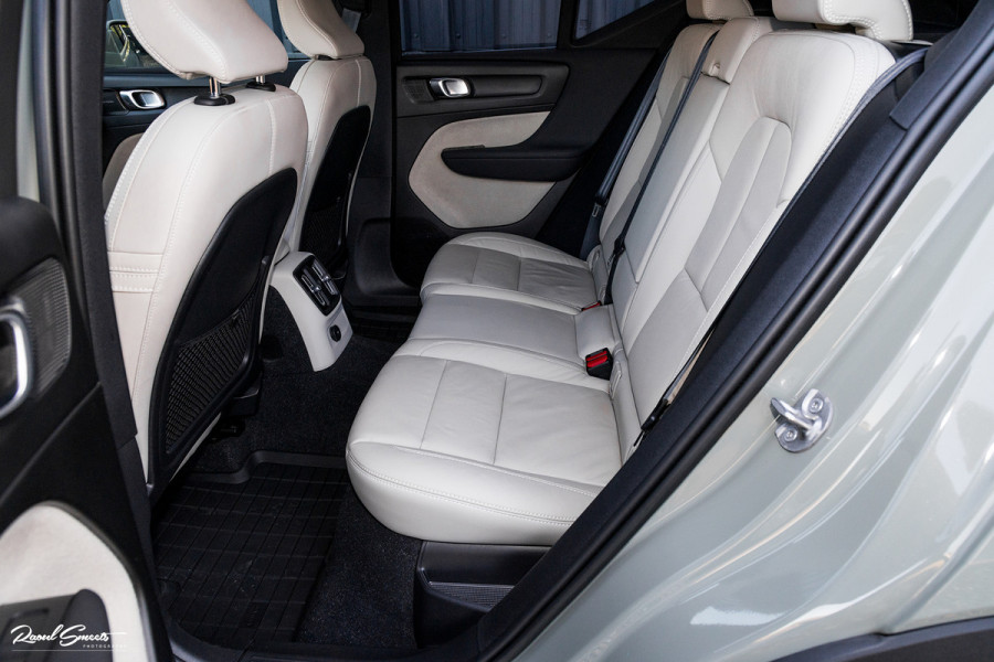 Volvo XC40 1.5 T4 Plug-in hybrid Plus Bright | Adaptieve cruise | Harman Kardon | Memory | Leder |