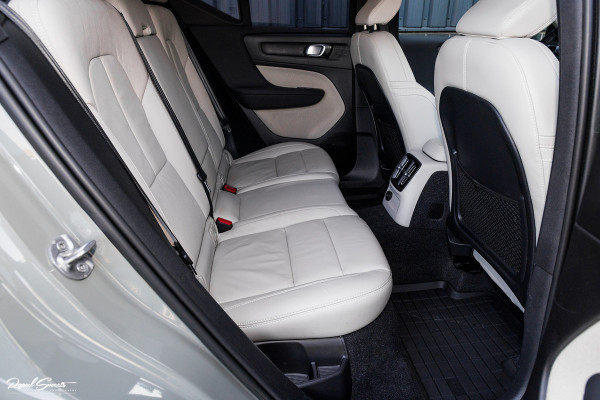 Volvo XC40 1.5 T4 Plug-in hybrid Plus Bright | Adaptieve cruise | Harman Kardon | Memory | Leder |