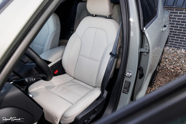 Volvo XC40 1.5 T4 Plug-in hybrid Plus Bright | Adaptieve cruise | Harman Kardon | Memory | Leder |