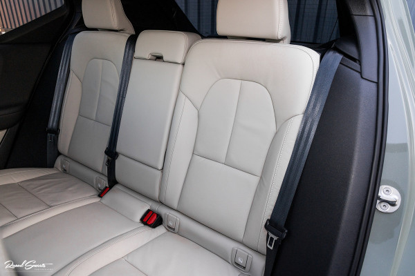 Volvo XC40 1.5 T4 Plug-in hybrid Plus Bright | Adaptieve cruise | Harman Kardon | Memory | Leder |