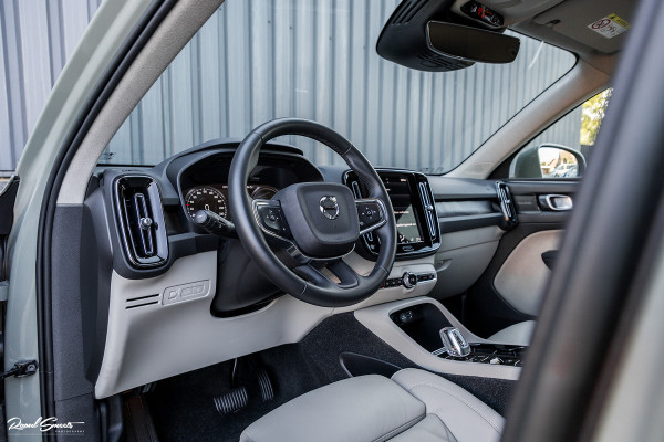 Volvo XC40 1.5 T4 Plug-in hybrid Plus Bright | Adaptieve cruise | Harman Kardon | Memory | Leder |