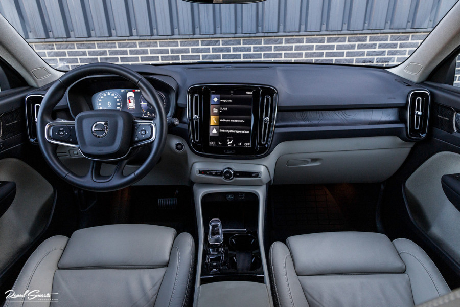 Volvo XC40 1.5 T4 Plug-in hybrid Plus Bright | Adaptieve cruise | Harman Kardon | Memory | Leder |