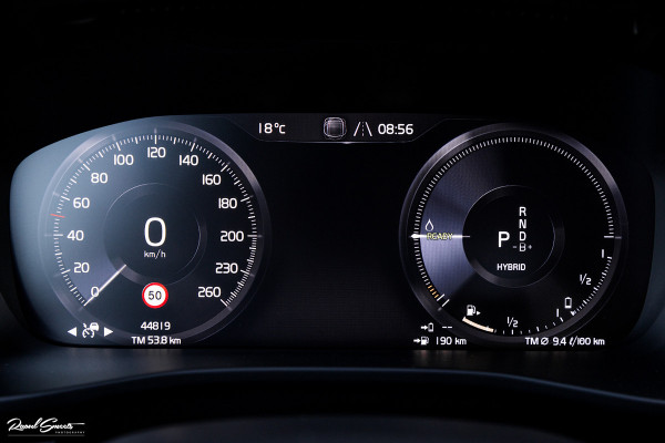 Volvo XC40 1.5 T4 Plug-in hybrid Plus Bright | Adaptieve cruise | Harman Kardon | Memory | Leder |
