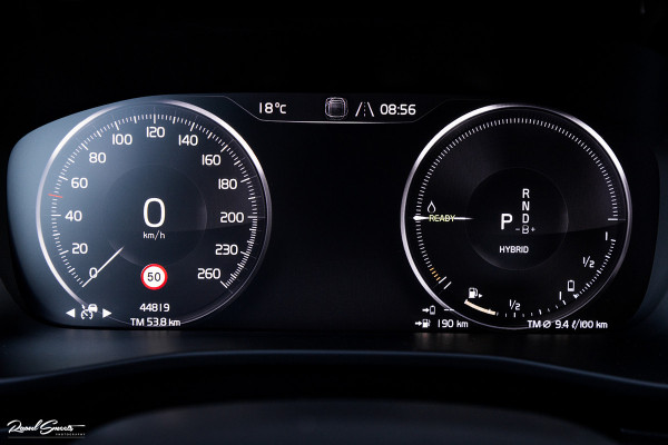 Volvo XC40 1.5 T4 Plug-in hybrid Plus Bright | Adaptieve cruise | Harman Kardon | Memory | Leder |