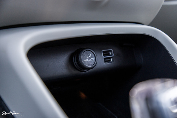 Volvo XC40 1.5 T4 Plug-in hybrid Plus Bright | Adaptieve cruise | Harman Kardon | Memory | Leder |