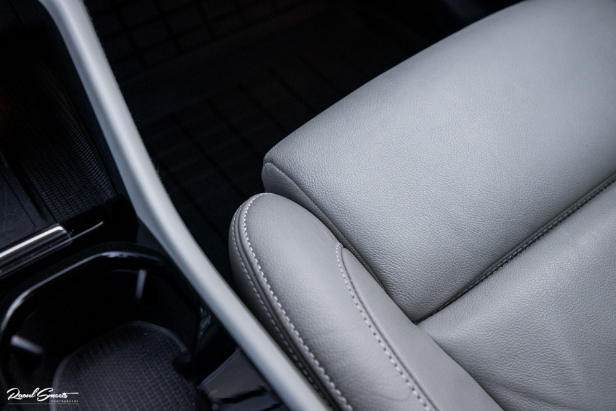 Volvo XC40 1.5 T4 Plug-in hybrid Plus Bright | Adaptieve cruise | Harman Kardon | Memory | Leder |