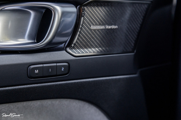 Volvo XC40 1.5 T4 Plug-in hybrid Plus Bright | Adaptieve cruise | Harman Kardon | Memory | Leder |