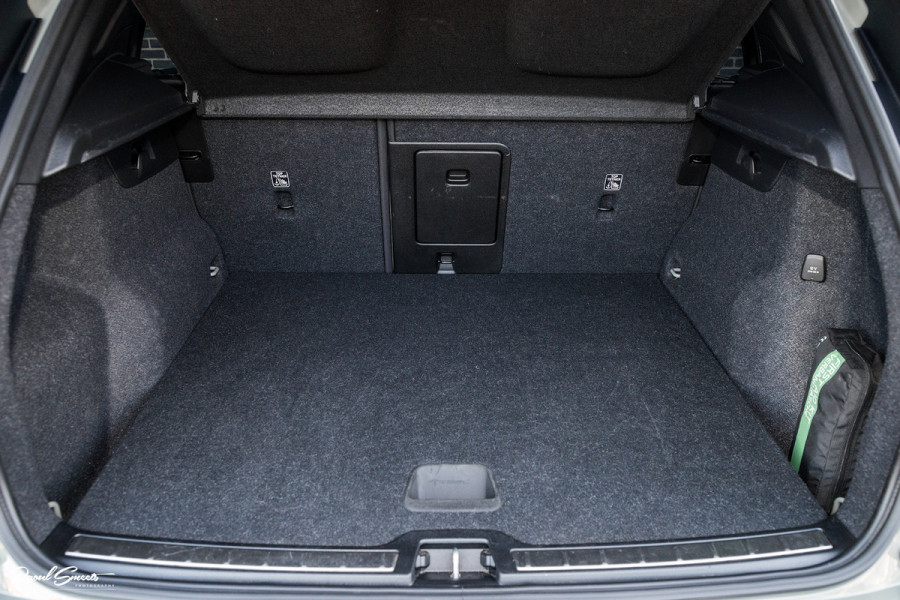 Volvo XC40 1.5 T4 Plug-in hybrid Plus Bright | Adaptieve cruise | Harman Kardon | Memory | Leder |