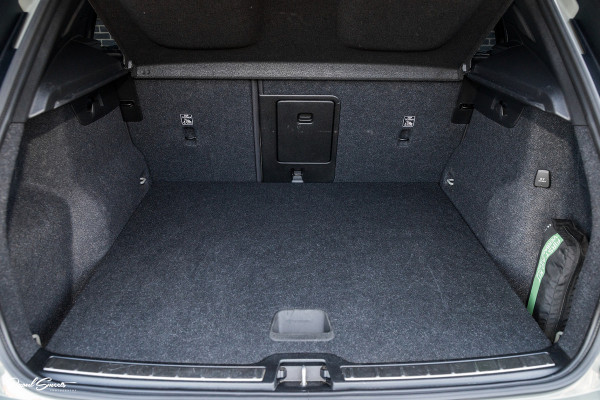 Volvo XC40 1.5 T4 Plug-in hybrid Plus Bright | Adaptieve cruise | Harman Kardon | Memory | Leder |