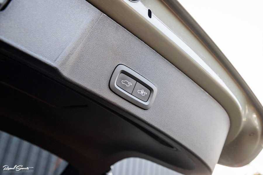 Volvo XC40 1.5 T4 Plug-in hybrid Plus Bright | Adaptieve cruise | Harman Kardon | Memory | Leder |