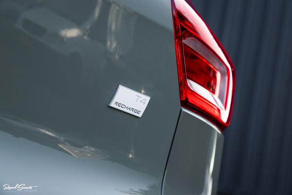 Volvo XC40 1.5 T4 Plug-in hybrid Plus Bright | Adaptieve cruise | Harman Kardon | Memory | Leder |
