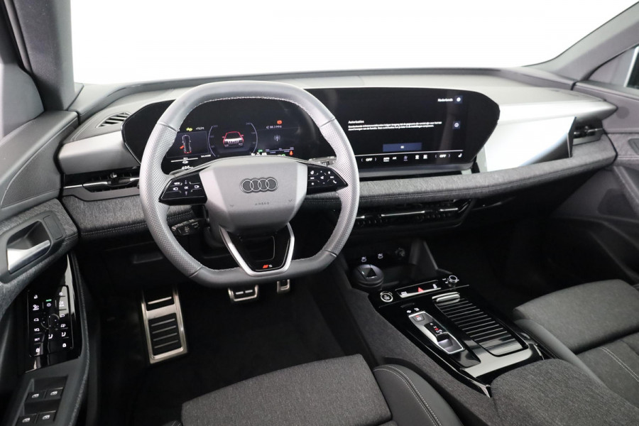 Audi Q6 e-tron S edition performance 100 kWh 306pk | Pack Tech Pro | MMI bijrijdersscherm | Stuurverwarming