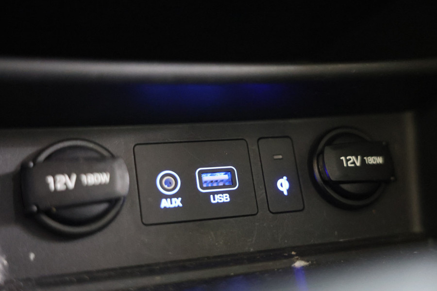Hyundai Kona 1.0T Premium PANO NAVI CLIMA STOEL VERW+VERK PDC '18