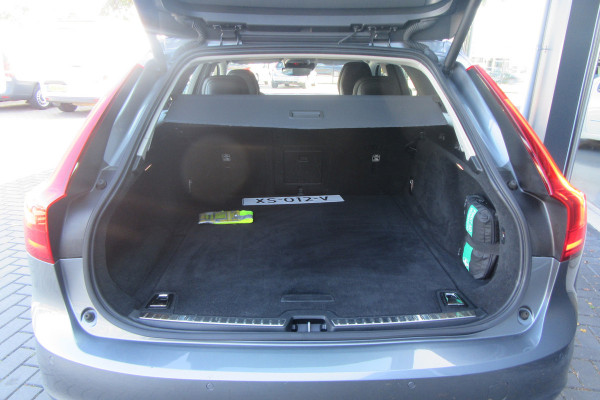 Volvo V90 2.0 T4 Momentum, Leder, Blis, Carplay, Trekhaak