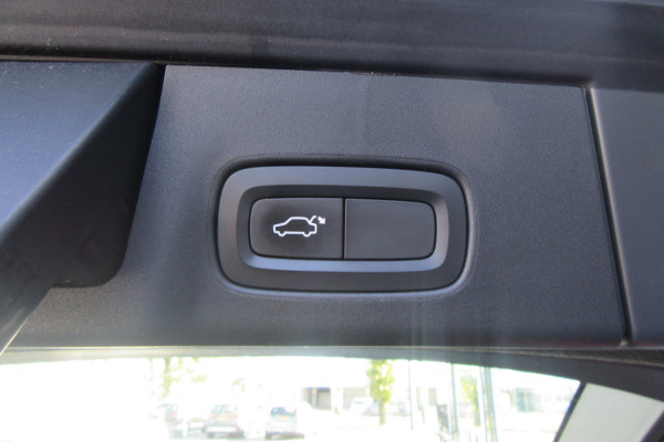 Volvo V90 2.0 T4 Momentum, Leder, Blis, Carplay, Trekhaak