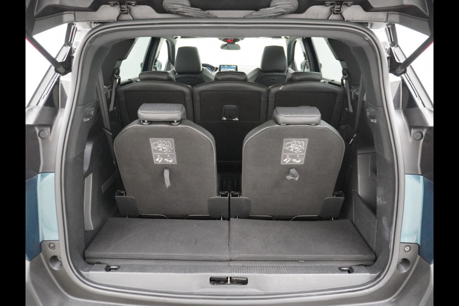 Peugeot 5008 1.6T AUT-8 181pk GT-Line 7-Per. 7-Zits Pano-Dak Apple Android Full-LED Carplay Navi 360-Camera DAB+ MirrorScreen Park-Assist 19" Virtual Cockpit (Digidash) Park City 1 Privacy Glas PureTech Blue Lease Premium 1.400kg Trekvermogen 1e Eigenaar, Dealer onderhouden! EURO 6   € 44.000 nieuw