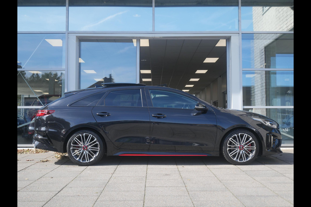 Kia ProCeed 1.6 T-GDI GT | 204 PK | Automaat | Schuif/kantel Dak | Stoel-stuurverwarming | Clima |