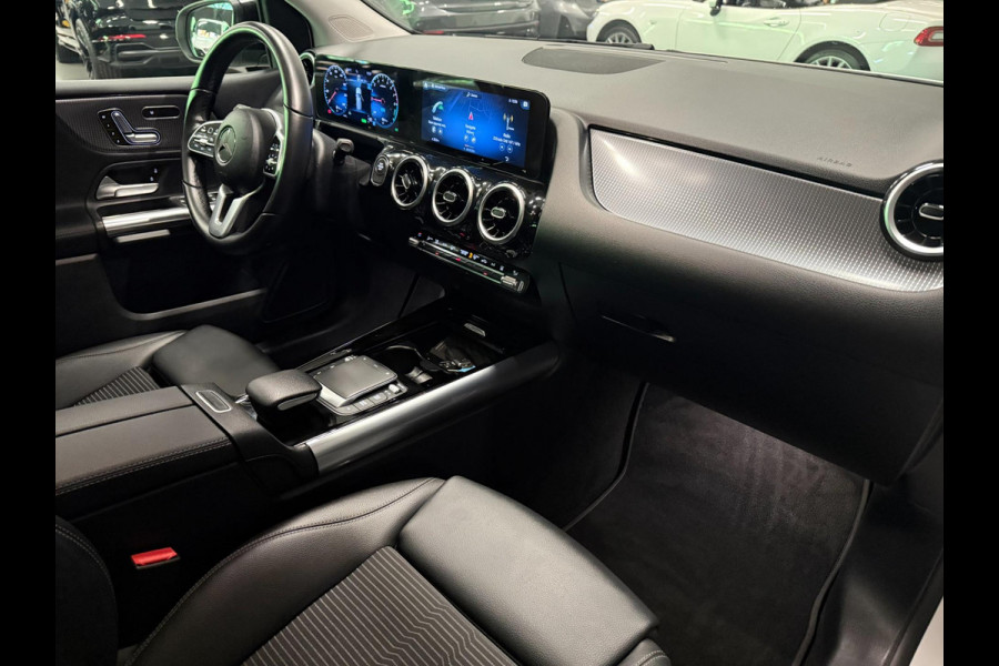 Mercedes-Benz B-Klasse 250 e Premium 18''AMG WIDE-SCREEN PANO/LED/DAB/CAM/ECC/PDC/CRUISE///