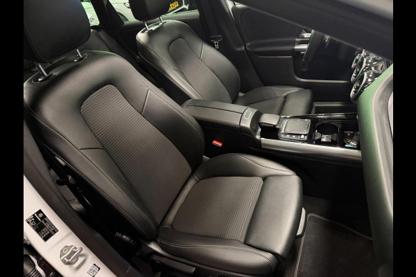 Mercedes-Benz B-Klasse 250 e Premium 18''AMG WIDE-SCREEN PANO/LED/DAB/CAM/ECC/PDC/CRUISE///