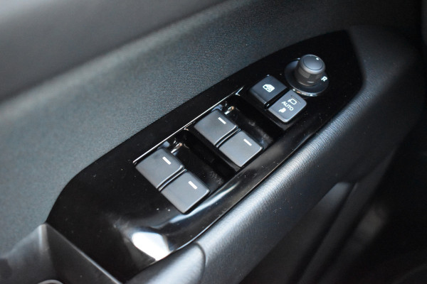 Mazda CX-5 2.0 e-SA-G M Hybrid 165 Advantage / Automaat / 360 Camera /  Carplay / Parkeerhulp / Trekhaak  2000kg / Stoel & stuur verwarming