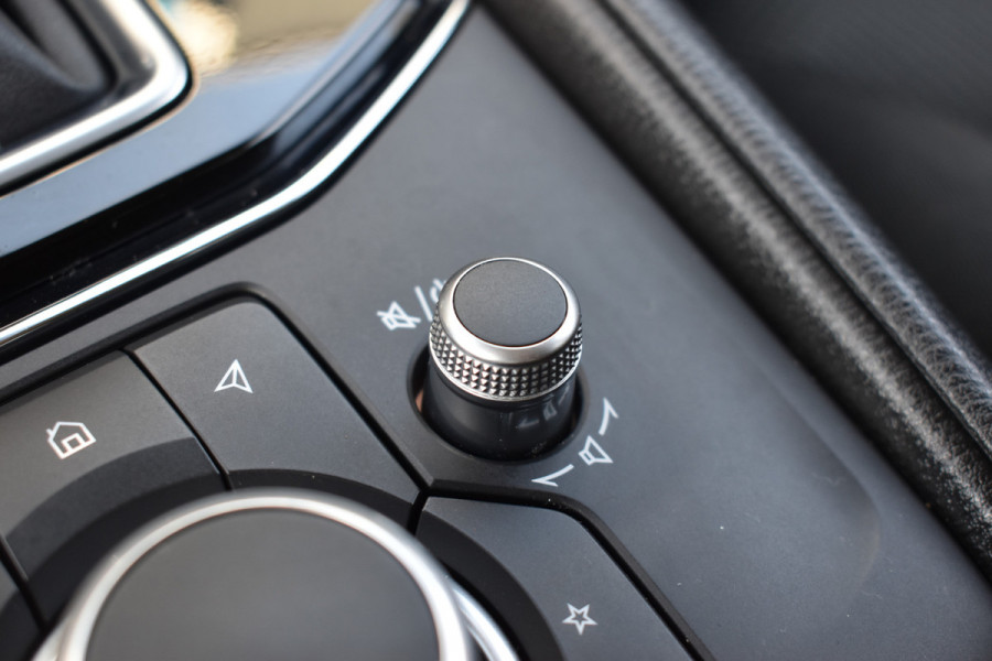 Mazda CX-5 2.0 e-SA-G M Hybrid 165 Advantage / Automaat / 360 Camera /  Carplay / Parkeerhulp / Trekhaak  2000kg / Stoel & stuur verwarming