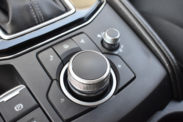 Mazda CX-5 2.0 e-SA-G M Hybrid 165 Advantage / Automaat / 360 Camera /  Carplay / Parkeerhulp / Trekhaak  2000kg / Stoel & stuur verwarming