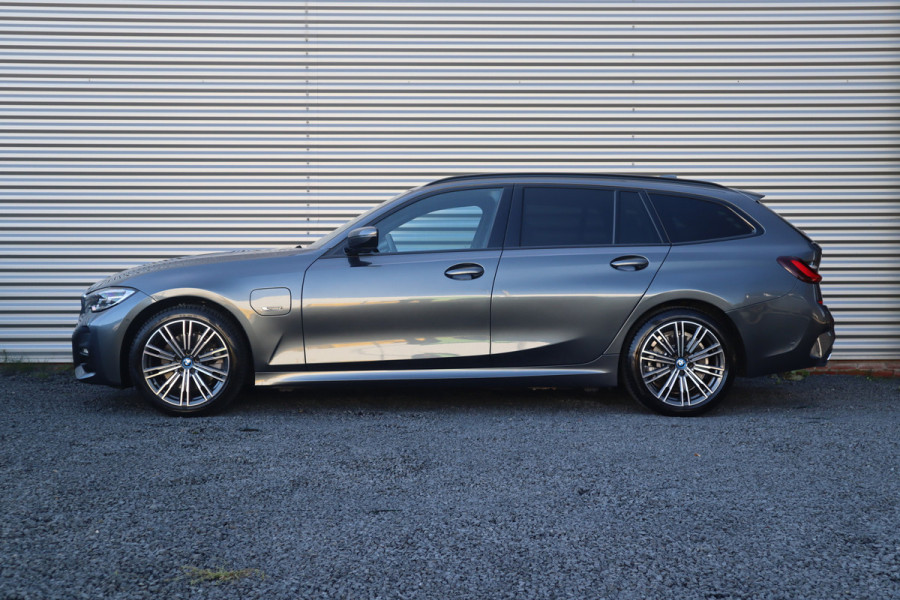 BMW 3 Serie Touring M-Sport SOH 93% / Hifi / Stoelverwarming / 18inch / Sportstoelen /