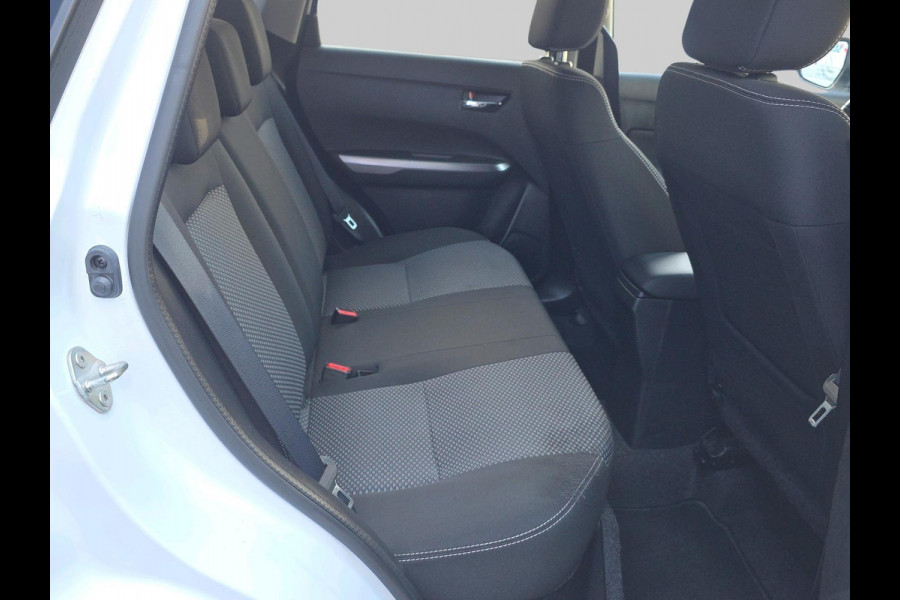 Suzuki Vitara 1.4 Boosterjet Select | Navigatie | All-Season Banden | Achteruitrijcamera/Parkeersensoren | Stoelverwarming | Cruisecontrol |