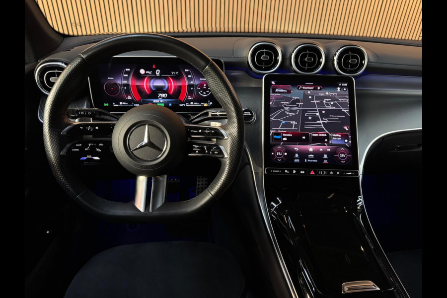 Mercedes-Benz GLC 300e 4MATIC AMG Line - Pano - 360