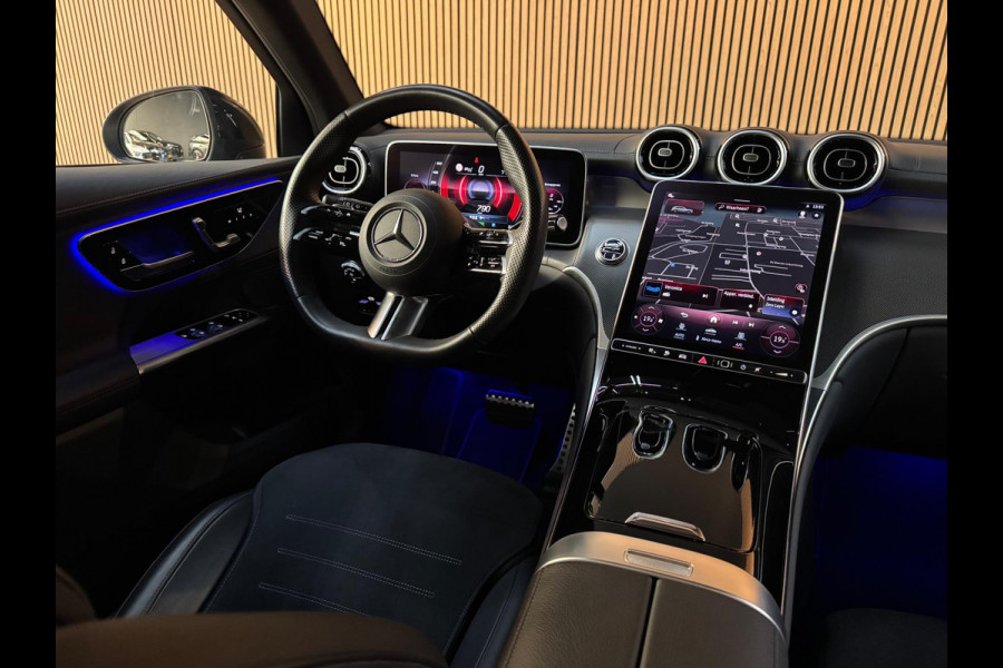Mercedes-Benz GLC 300e 4MATIC AMG Line - Pano - 360