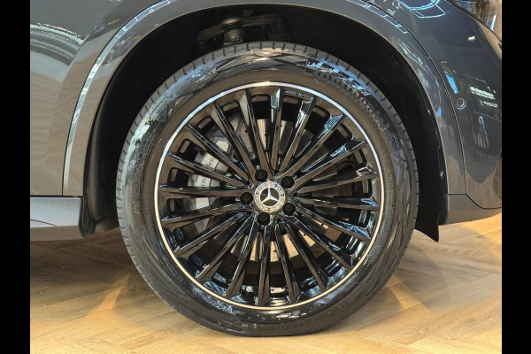 Mercedes-Benz GLC 300e 4MATIC AMG Line - Pano - 360