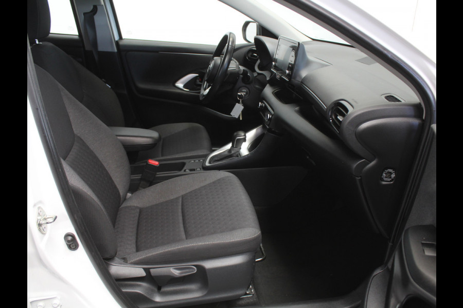 Toyota Yaris 1.5 Hybrid Active CARPLAY | CAMERA | CLIMATE | DAB | ADAPCRUISE | ELRM