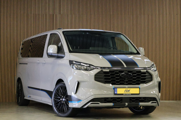 Ford Transit Custom 320 2.0 TDCI L2H1 Sport 170 PK DC | L+R Schuifdeur | Dubbel Cabine | ACC | Blind Spot | Navigatie | Camera | CarPlay | Lane Assi | Raptor Edition | Trekhaak | 6-Zitter | MODELJAAR 2025 | BPM VRIJ | Verlengde fabrieksgarantie tot 12-2029 | Dubbel Cabine