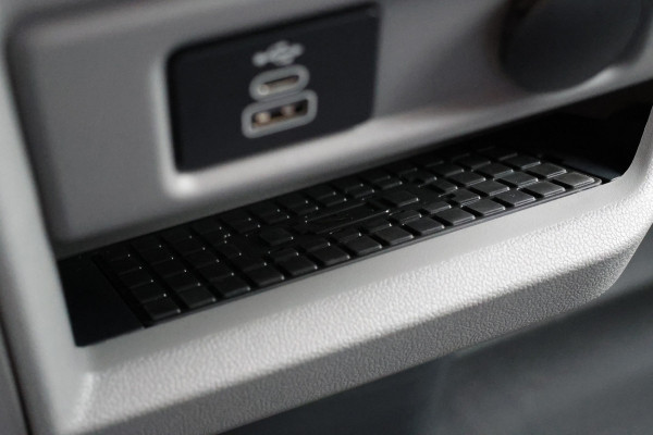 Ford Transit Custom 320 2.0 TDCI L2H1 Sport 170 PK DC | L+R Schuifdeur | Dubbel Cabine | ACC | Blind Spot | Navigatie | Camera | CarPlay | Lane Assi | Raptor Edition | Trekhaak | 6-Zitter | MODELJAAR 2025 | BPM VRIJ | Verlengde fabrieksgarantie tot 12-2029 | Dubbel Cabine