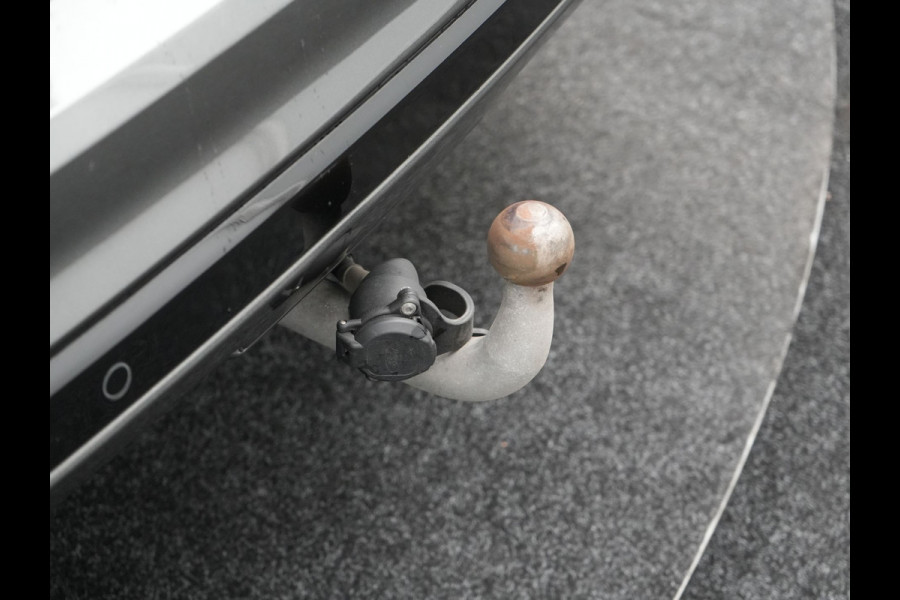 Ford Kuga 2.5 ST-Line X Plug In Hybrid 225pk Dealer O.H PHEV | Trekhaak Af Fabriek | Head Up | Panodak | Adaptive Cruise | 360 Camera | Alcantara Sportstoelen Verwarmd | Bang & Olufsen | Keyless | Apple Carplay | Blis | Stuur Verwarmd | Navigatie