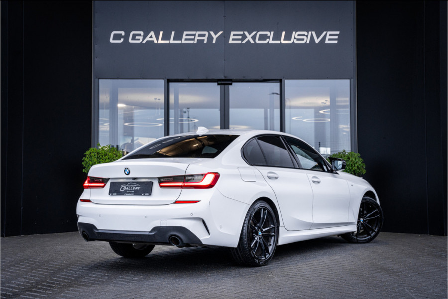 BMW 3-serie 320i Executive Edition - M Sport | Origineel NL | Panorama | Cruise Control | Camera
