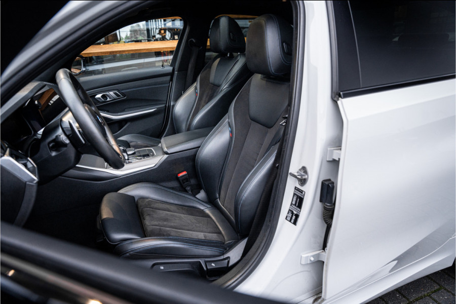 BMW 3-serie 320i Executive Edition - M Sport | Origineel NL | Panorama | Cruise Control | Camera